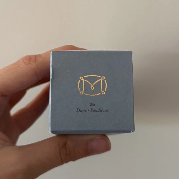 Merit uniform tinted mineral sunscreen - Picture 6 of 7